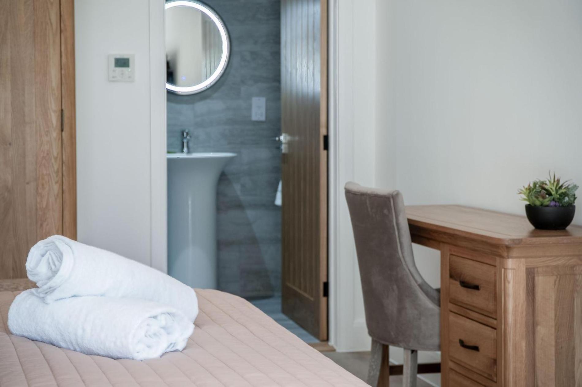 Suite 12 - Sleeping Giant Hotel - Pen Y Cae Inn Brecon Exterior photo