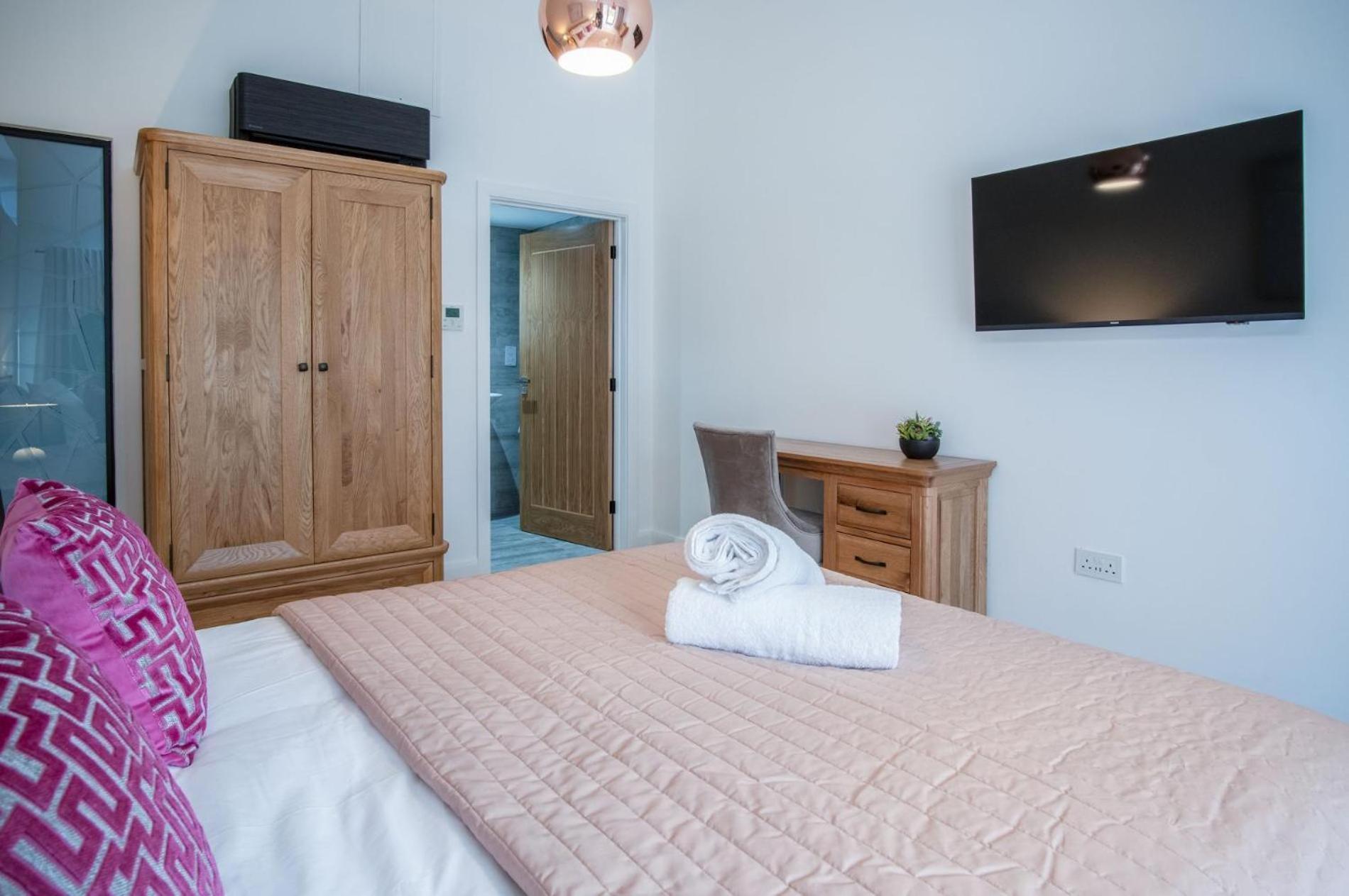Suite 12 - Sleeping Giant Hotel - Pen Y Cae Inn Brecon Exterior photo