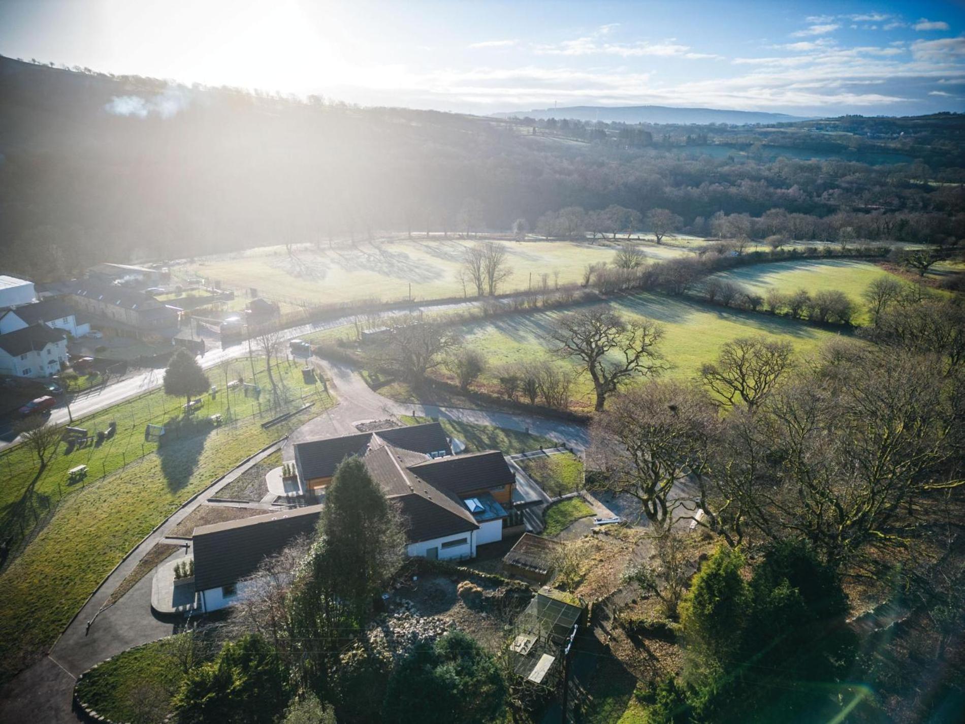 Suite 12 - Sleeping Giant Hotel - Pen Y Cae Inn Brecon Exterior photo